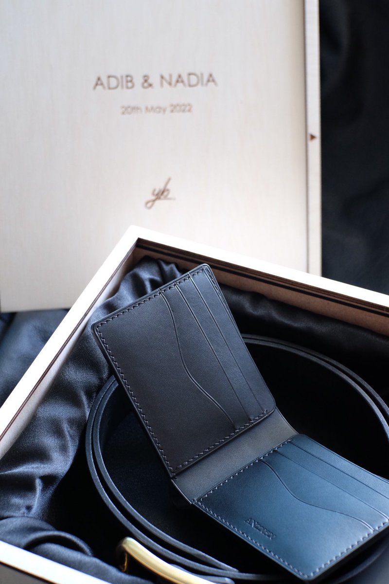 diyananax's tweet photo. Selalu dpt order leather wallet &amp; belt utk hantaran. Tapi susah nak dpt proper box (or at least nice display box for dulang). 

Then we decided to custom this wooden box with custom engraving, reusable &amp; recyclable! 

I hope the client will love it, because we love it too :) https://t.co/LbCMcDoc0Q
