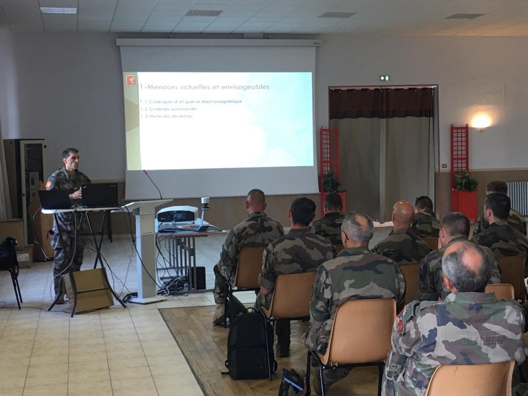 COM_ECIA's tweet photo. [#SCORPION] Ouverture du second séminaire de formation au combat SCORPION (SFS) pour former les primo-formateurs des #forcesterrestres. Mené par la #DEPCIA, il débute par la présentation des concepts #SCORPION et des présentations capacitaires en vue de la transformation. https://t.co/ix94B3ACzl