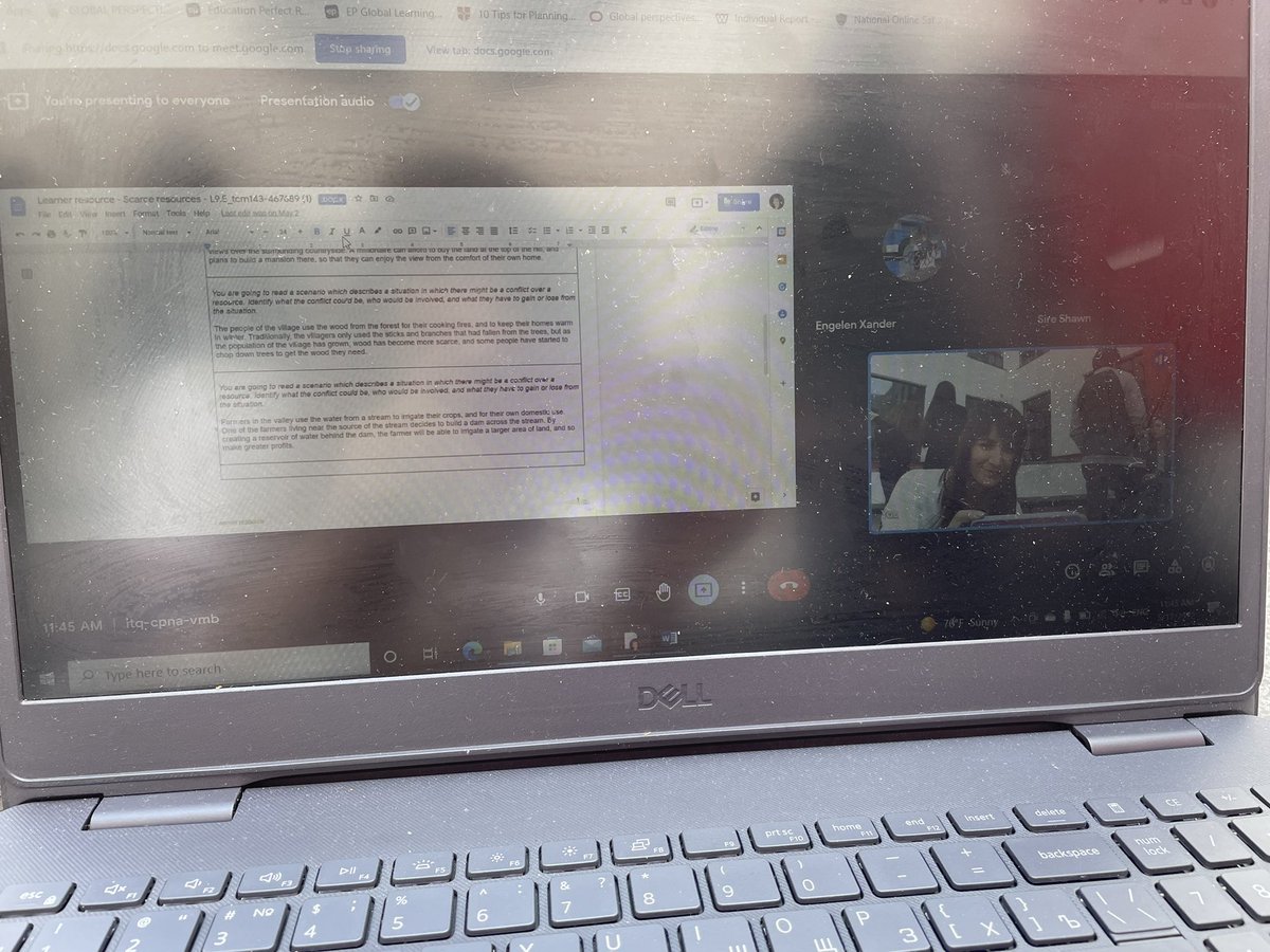 Tatianapopab's tweet photo. We discussed conflicts &amp; solutions in #GlobalPerspectives today - outside in open air, with students on the hybrid,too! Team work makes the dream work! If you’ve got problems, grade 9 offer solutions! Envoys were the best!
@HIS_Moldova @his_global @CambridgeInt #hybridlearning https://t.co/gdfo1fAv9J