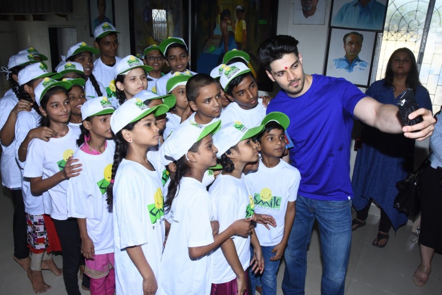 bhavya_m06's tweet photo. As smile together turns 3 today, i feel emotional sharing these glimpses from the last year. Thank you to each one of you for supporting our campaign and loving our foundation
Thank you to my team for their immense hardwork and working tirelessly day and night🤍🤞🏻
@ashokkp https://t.co/tPMLIpyXrJ