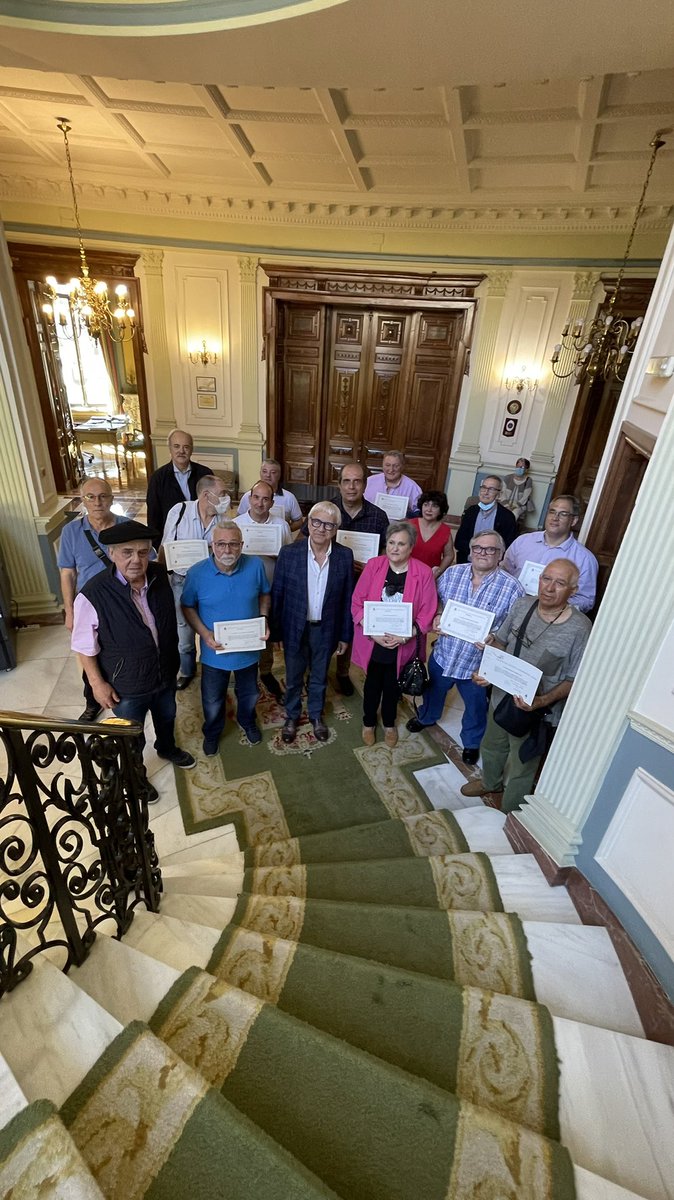 El Subdelegado del Gobierno en Bizkaia,Vicente Reyes <a href="/ViReMe/">Vicente Reyes</a>, ha reconocido esta mañana la labor “desinteresada y esencial en situación de emergencia” de los voluntarios de la Red de Radio Emergencias #REMER <a href="/RemerBizkaia/">REMER Bizkaia</a> durante un acto de entrega de Diplomas.