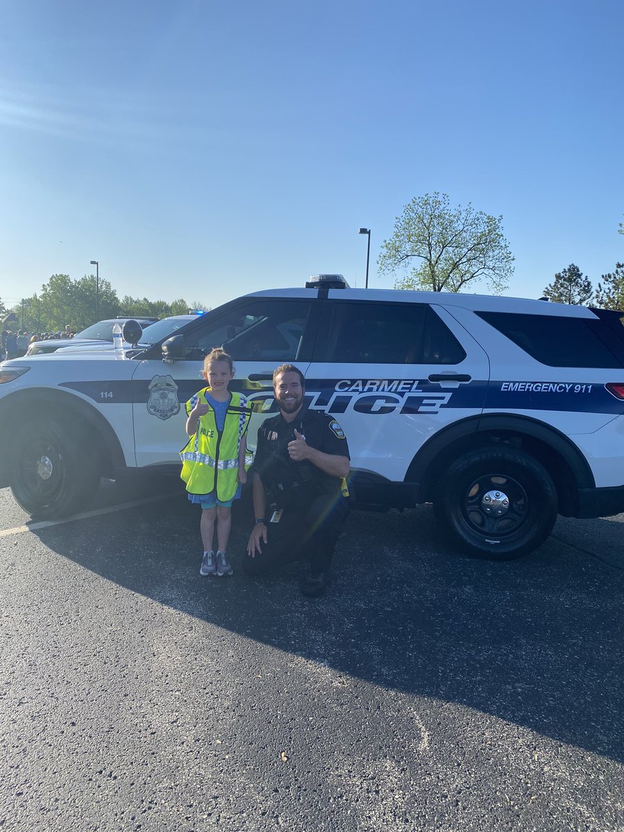 testerkinders's tweet photo. safety day was a hit! Thanks Officer Zimmerman for putting this great day together @myccs @TowneMeadow https://t.co/rOofUjsIFL