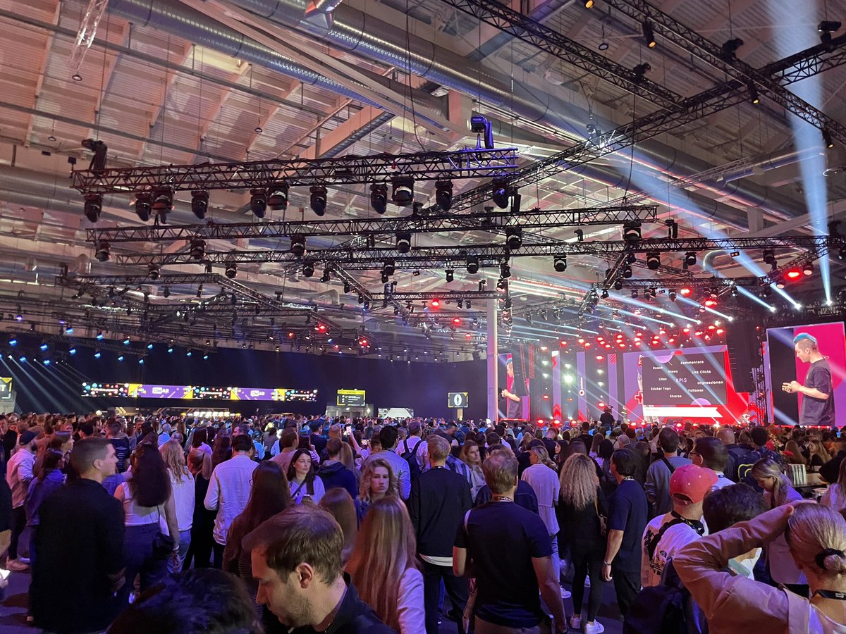 HelloSpaces tweet media