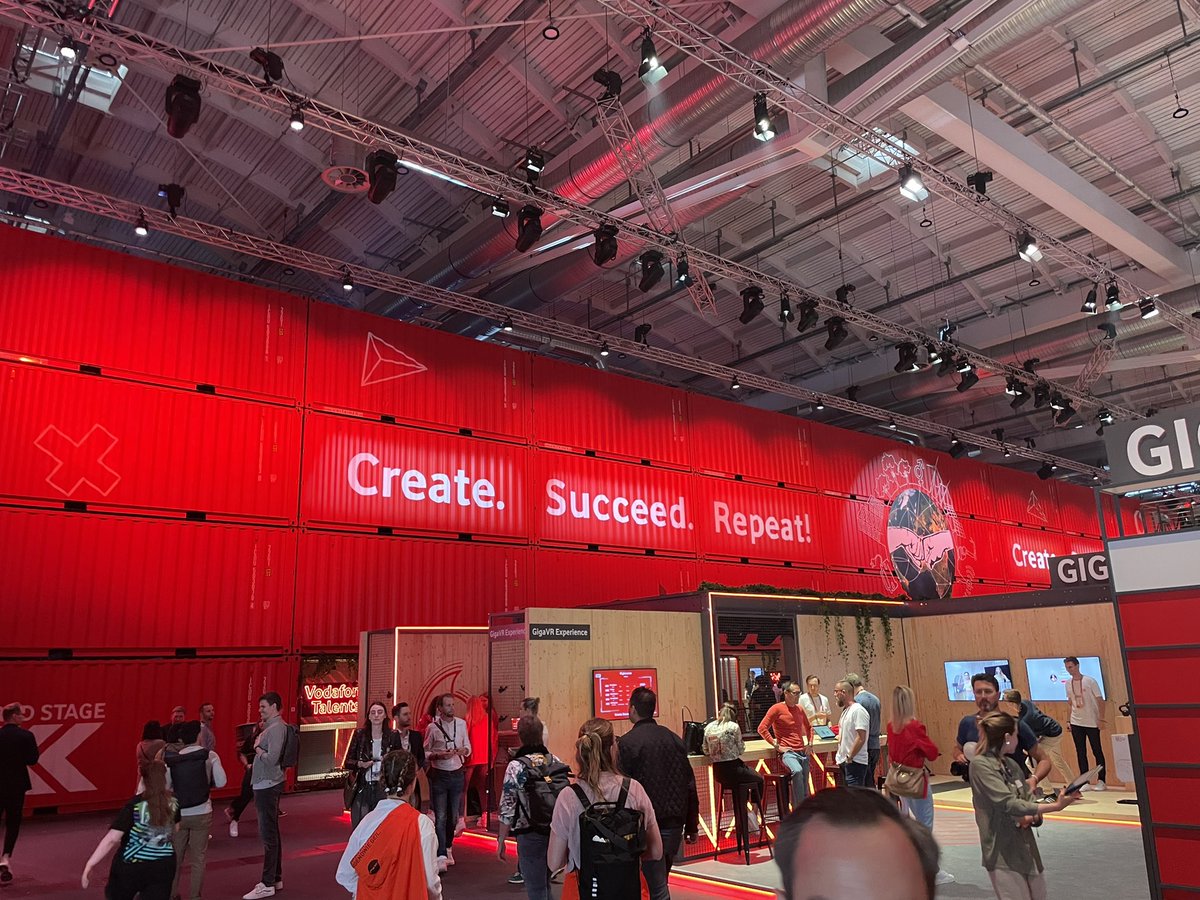 HelloSpaces tweet media