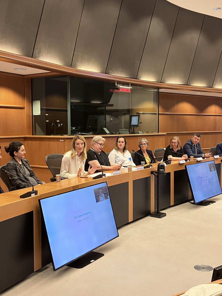 EAEA2020's tweet photo. We still fail to recognise that knowledge from non formal means is as important or more important in the ever changing world, says @EP_President Roberta Metsola #LLLinterestgroup #lifelonglearning https://t.co/tiorK7DeMw