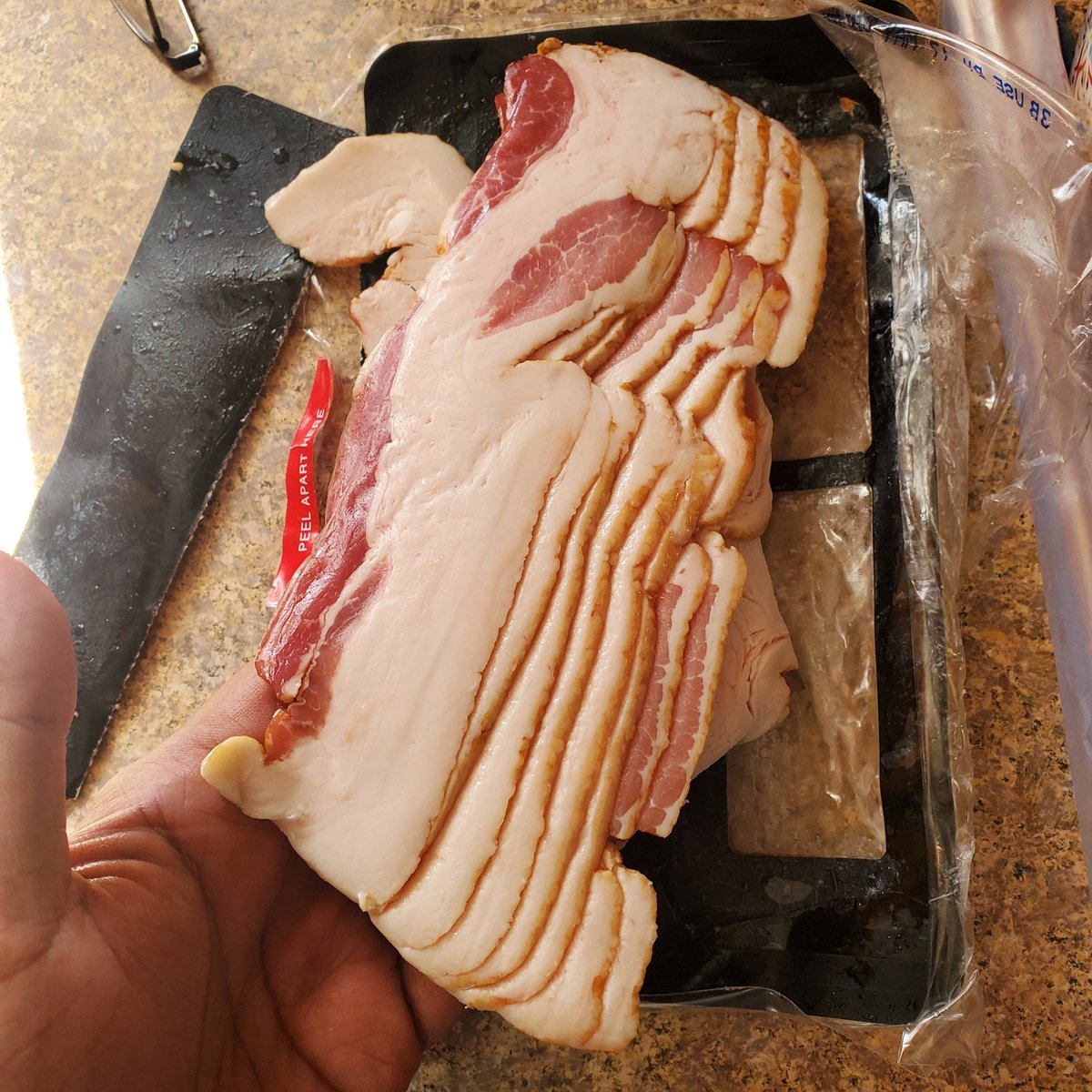 sclark1013's tweet photo. A bit disappointed with my @oscarmayer Thick Cut bacon today. Looks like it was more fat than meat. Tried to salvage it by pulling off the meaty pieces, but it was less than a pan full. 😕🥓 https://t.co/jVzd6xbzvW