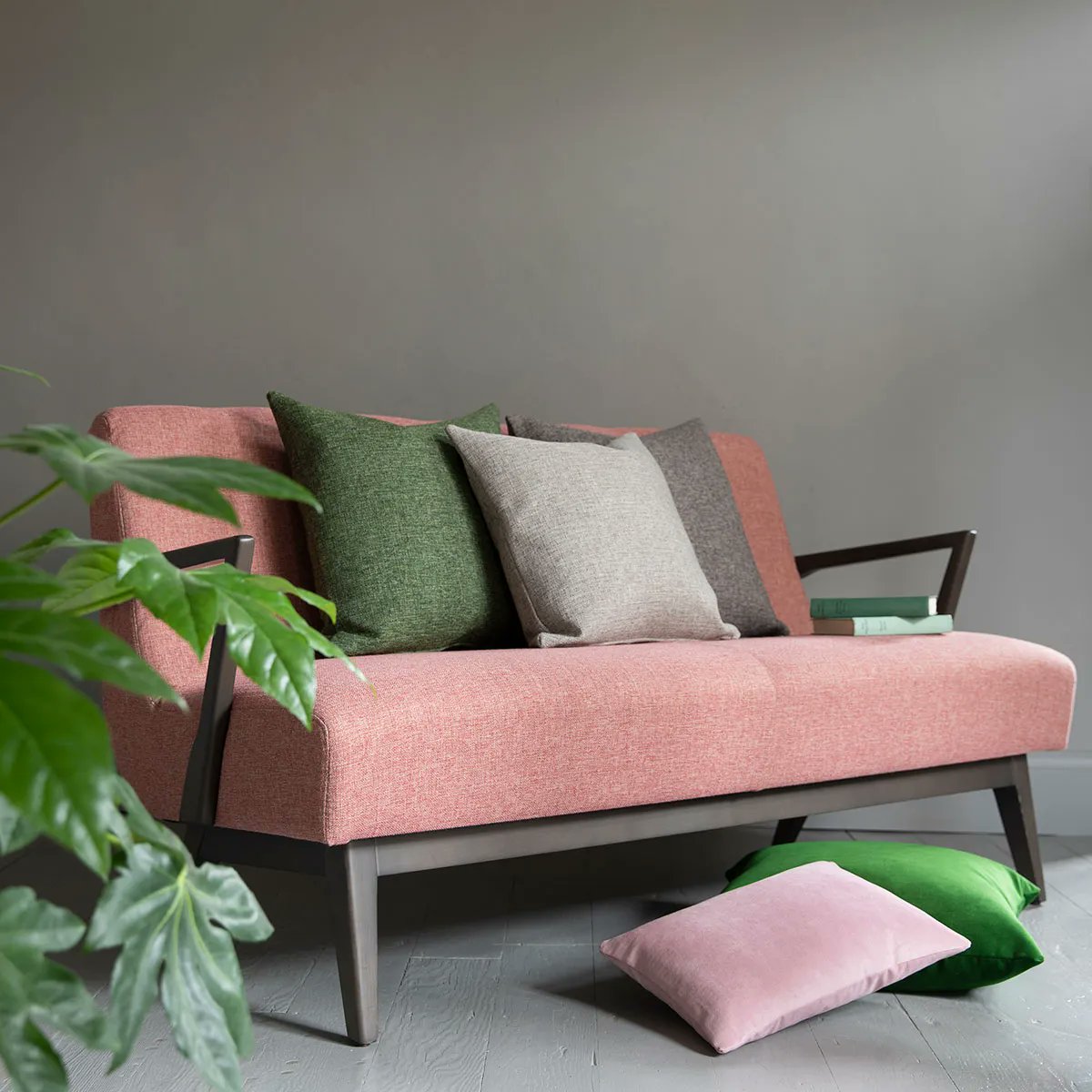 Woven using 100% Repreve recycled polyester yarns produced from waste plastic, Zonda offers a responsible choice for more sustainable interiors.

buff.ly/3MnsmQw