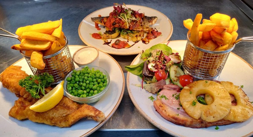 Who fancies a spot of lunch or dinner with us today? 
Book now by calling us on 01572 822477 or email info@marquessexeter.co.uk
#uppingham #rutland #rutlandwater #oakham