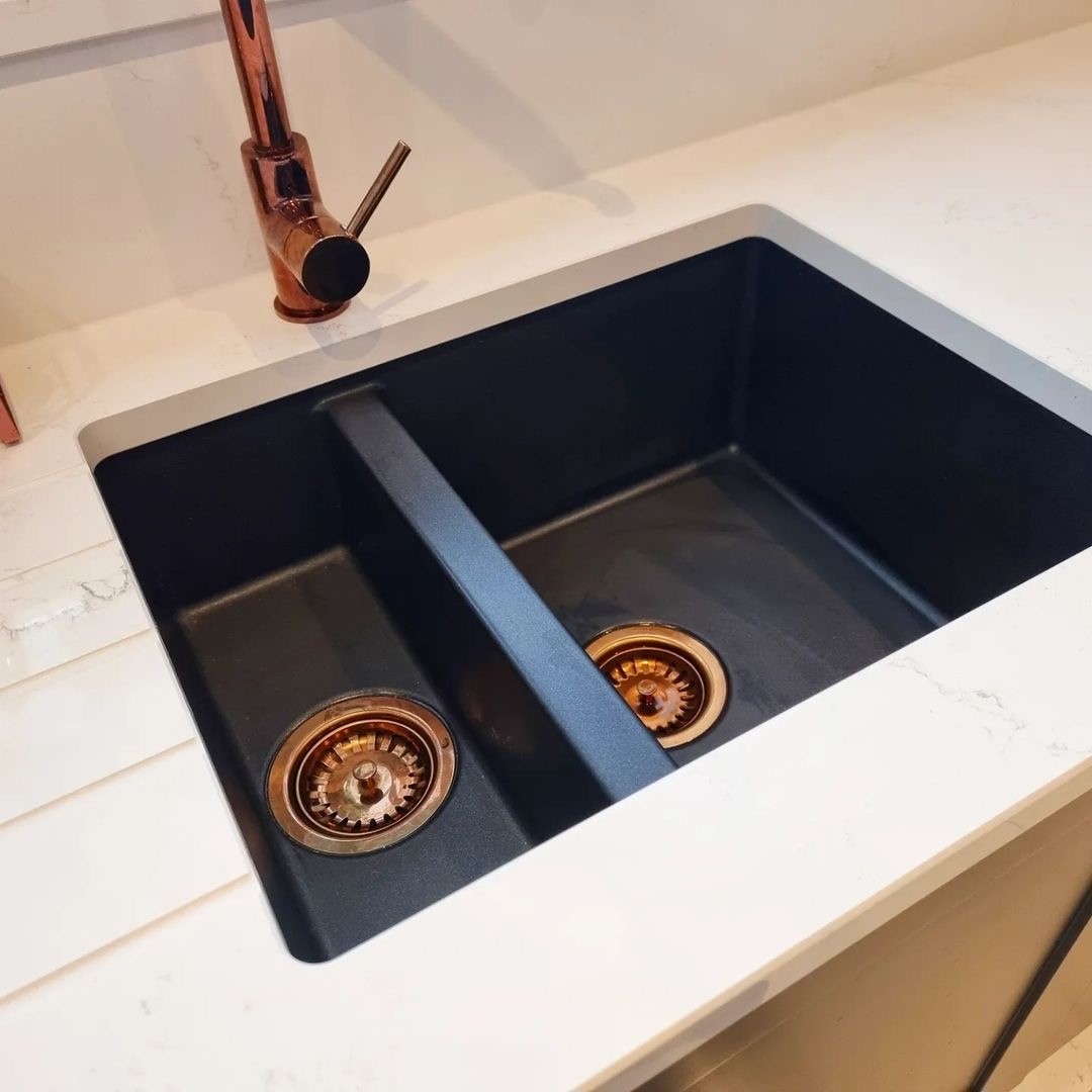 1810co's tweet photo. Love this sink area (๐ท Instagram - ourlymmhome) ๐คฉ
Cavaduo sink and Cascata Square Spout tap๐ฅ
#1810Company #Sinks #Taps #Kitchens #KitchenDesign #KitchenLiving #KitchenTrends #KitchenInspiration #LuxuryKitchens #NewKitchen #DreamKitchen #HomeDesign https://t.co/welhEOIXBd