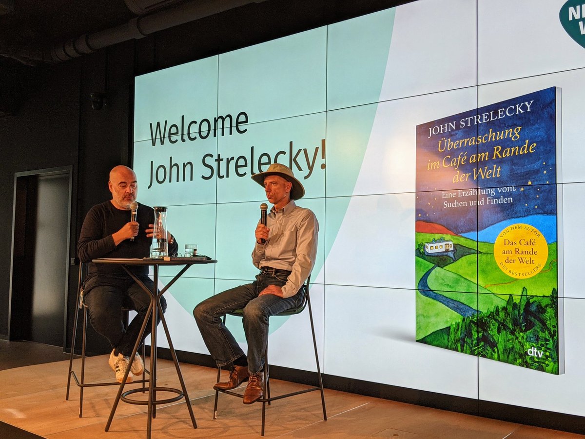 US-Bessteller Autor John Strelecky (u.a. Big Five for Life, Café am Rande der Welt) tartet seine heute beginnende Lesereise durch DE mit einem Besuch im <a href="/NewWork_SE/">New Work SE</a> Hauptquartier. Im Gespräch mit  <a href="/MarcSvenKopka/">Marc-Sven Kopka</a> gibt er spannende und lehrreiche Insights.
