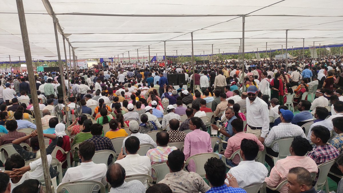 Tushar081083's tweet photo. अब की बार जो पेंशन की बात करेगा,
उसी को सरकार में राज मिलेगा।
આટલી મોંઘવારીમાં અમારો સહારો પેન્શન જ રહેશે.જેમ તમને પેન્શન વહાલું છે એમ અમને પણ વહાલું લાગે.
#RemoveNPS_after_17years 
 #RestoreOPS_after_17years https://t.co/Z0eNnVWDMw