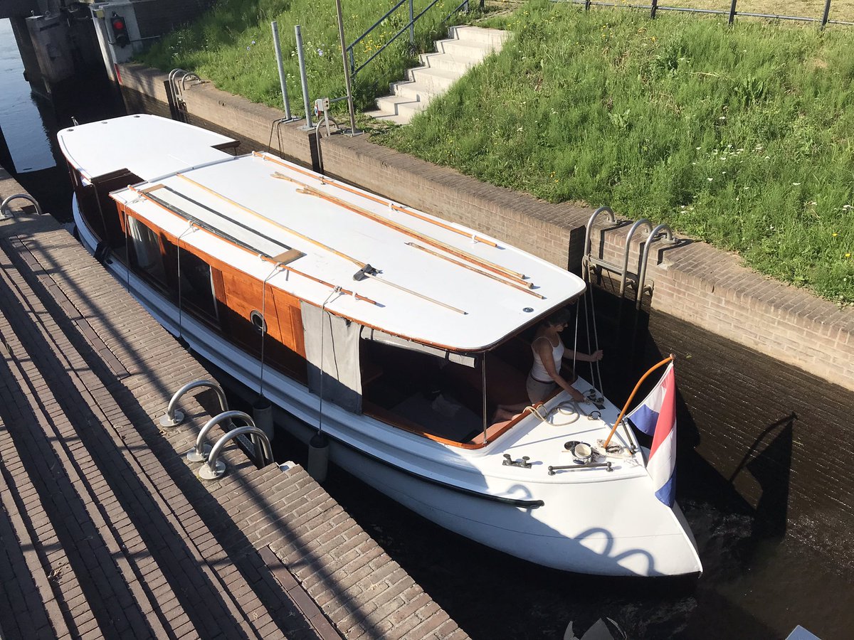 De #sluis van #Hardenberg is vanaf vandaag weer open voor de scheepvaart na een eerdere storing! De problemen zijn opgelost. <a href="/Vechtstromen/">Vechtstromen</a> <a href="/WDODelta/">Waterschap Drents Overijsselse Delta</a> #scheepvaartberichten