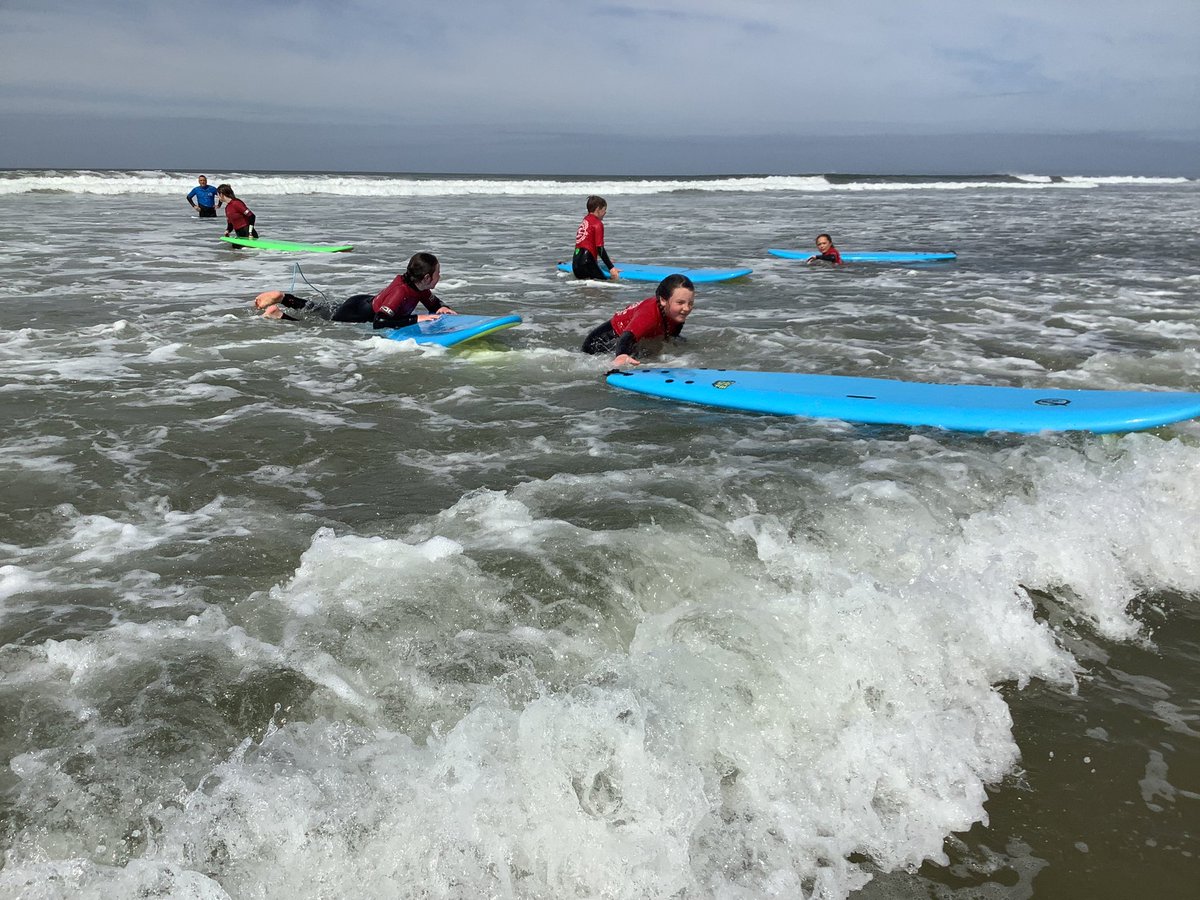 llanrhidianp's tweet photo. Surfs up! 🏄‍♀️Very proud of our ambitious pupils ☀️ not just developing their surf skills but developing their confidence and resilience 🏄‍♂️ @surfschoolwsf #LlanHealth #LlanCom #LlanFun #LlanPryCop https://t.co/PfcHYwgfmY