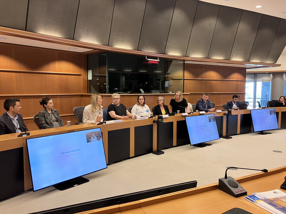 EAEA2020's tweet photo. Learning to think, inclusivity, promoting a holistic vision of #lifelonglesarning - we can still do more for example by increasing the budget of the #Erasmus+ programme, says @EP_President Roberta Metsola closing the #LLLinterestgroup meeting @lllplatform https://t.co/ZkCZN9AgwJ