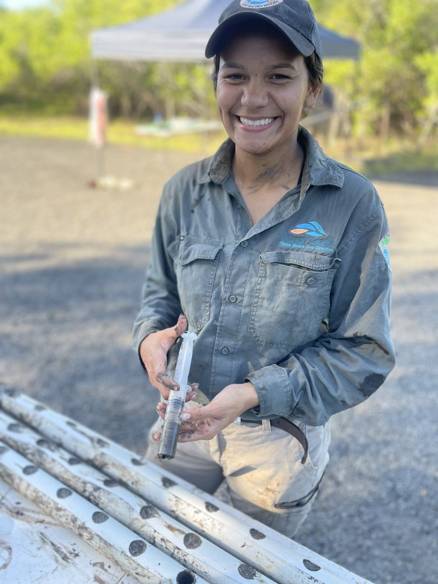 PeterMacreadie's tweet photo. Combining knowledge of First Nations people (@DawulWuru) and western science (@BlueCarbonLab) as we sample #bluecarbon from mangroves at Kukujum. Both teams have a deep appreciation of these magnificent forests. Thank you @cairns_airport for supporting this important research. https://t.co/FY8rhlvGZ9
