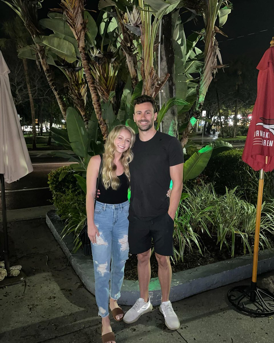 Even though the swim meet was stormed out, Sarasota has cured our Midwest seasonal depression 🤗🤗🐠