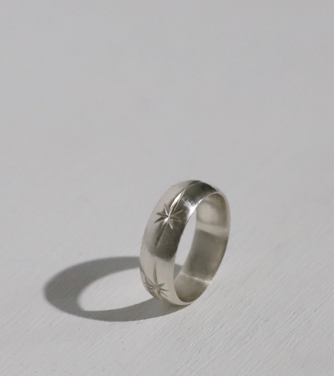 AmonSeoul's tweet photo. so simple light ring ✨ https://t.co/Ry7jI4QaXz
