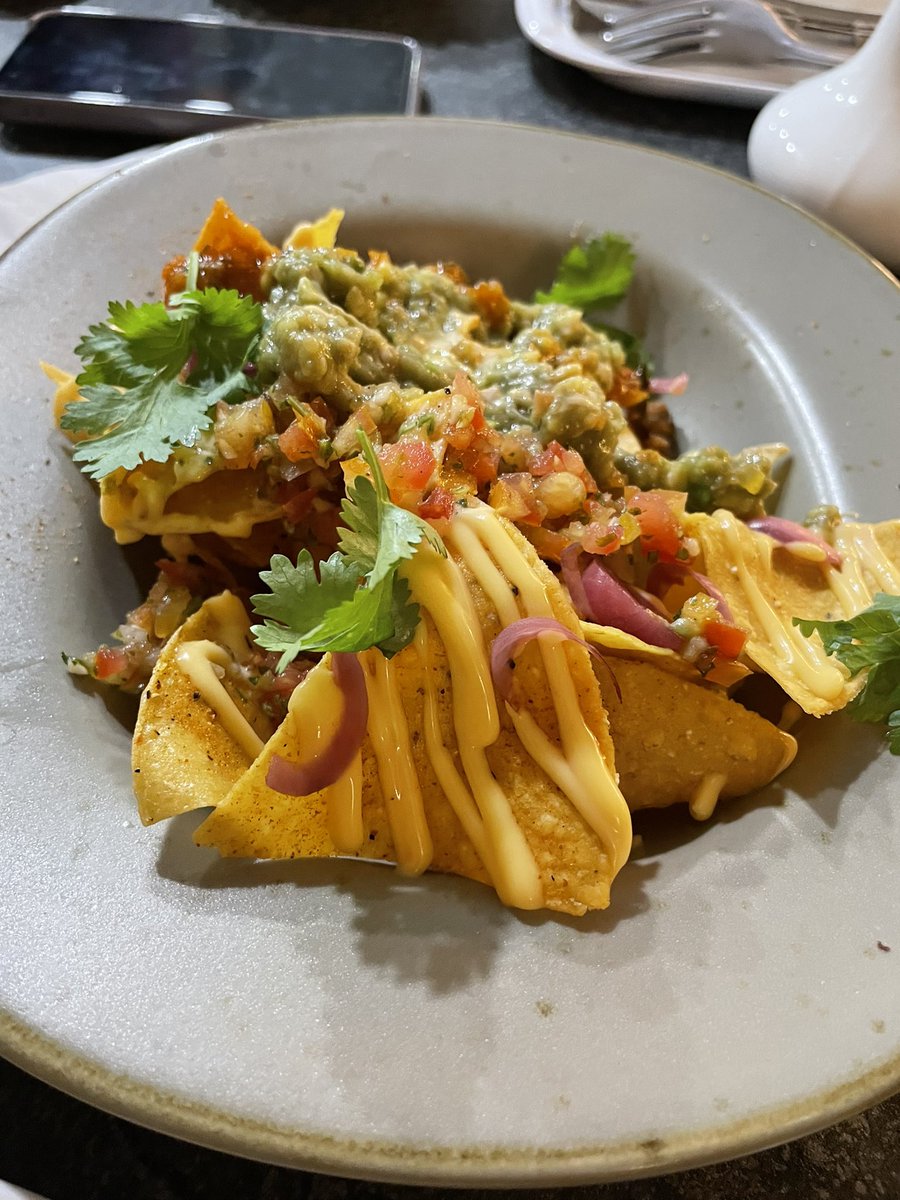 aan__'s tweet photo. Mil’s Kitchen, Jogja. Deket ringroad jakal.
Tiap ke sini mesen apa aja ga pernah gagal, staffnya juga super ramah dan ngejelasin semuanya detil. A must visit, tapi usahakan reservasi dulu soalnya kalo dtg on the spot nyari meja sulit.

Personal fave: wagyu cheek bone marrow 🤍 https://t.co/RhwL6SFRxC