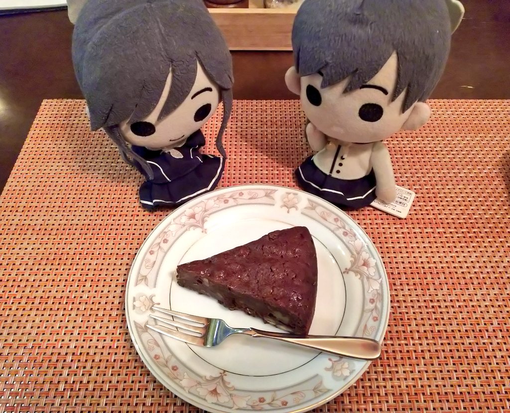 تويتر 通りすがり すがれない على تويتر クヌルプ名物ミシシッピマッドケーキ かまいたちの夜のロケ中 真冬の屋外の撮影をしたスタッフへの慰労を意味を込めて出され そのまま作中に出たという逸話があるとか かまいたちの夜 クヌルプ T Co