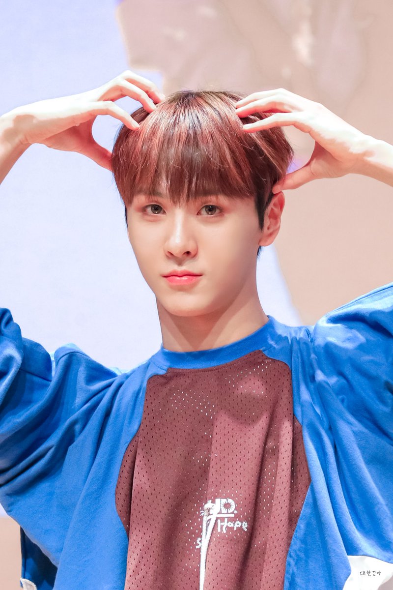 DHGA_1222's tweet photo. 220501 동자아트홀

아기곰됴디🐻🥛

#BAE173 #비에이이173
#유준 #YOOJUN 
@BAE173_official @BAE173_member https://t.co/B9XC9nXpm0