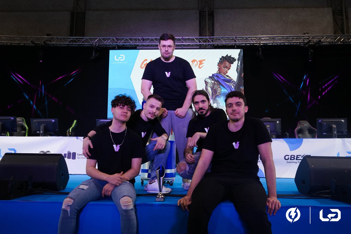 Pero @viniceVAL, no te enfades. Si ganasteis en <a href="/LugoGamingFest/">Lugo Gaming Fest</a> 😰

Ya están disponibles las fotos de la segunda parada del #CircuitoTormenta2022. ¡Dale like a este tweet si te encuentras en alguna!

📸 flickr.com/photos/1954486…