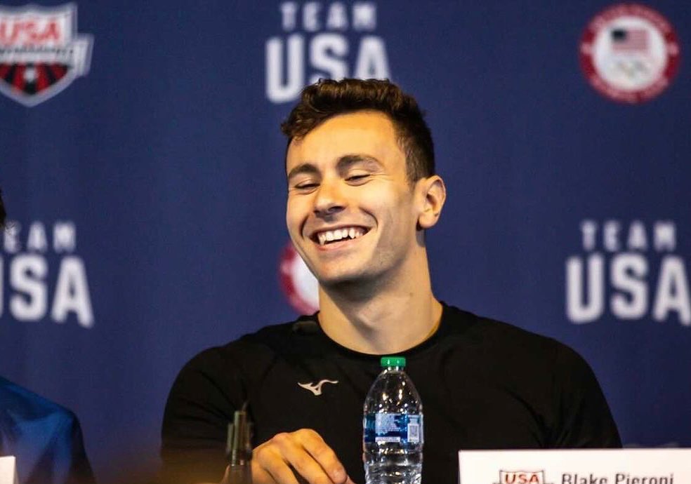 That's the end of the season!! What a crazy few weeks!! My second Olympics in the books, tons of crazy races and lots of medals for team USA 🇺🇸 thank you everyone for the support and best wishes #swimming