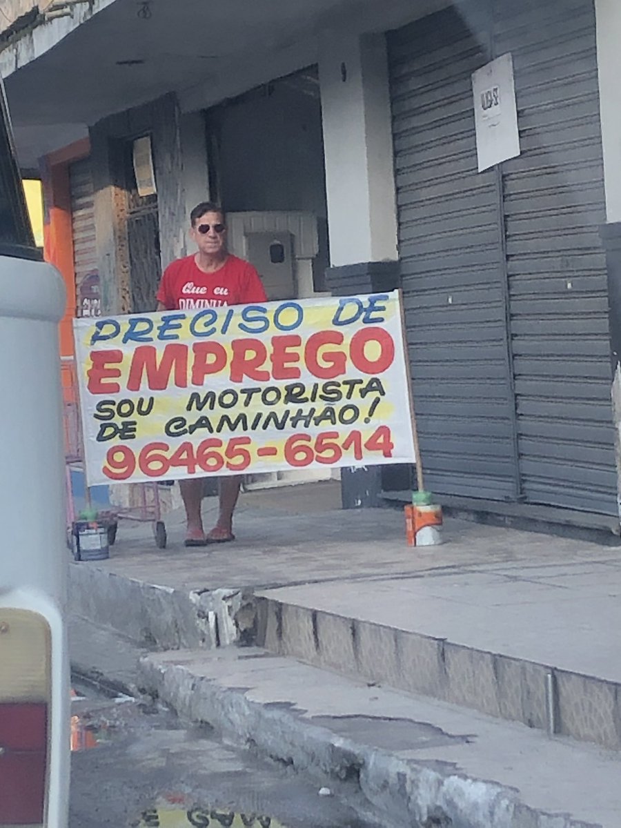 Mutuá, 7 da manhã. Será que dava pra gente espalhar essa foto pra ver se o brother consegue um emprego?