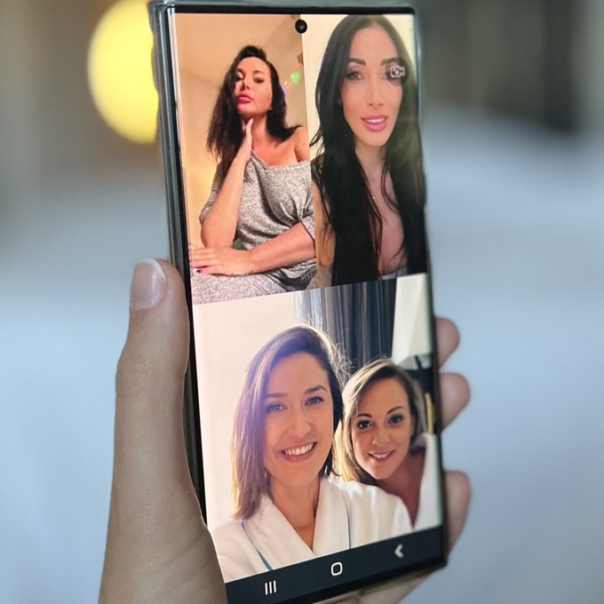 Coucou, c'est @annapolinaxxxx @cleagaultier @nephael @tiffanyleiddiX , bienvenue sur notre compte Super<a class="tags" href="/tag/annapolinaxxxx">@annapolinaxxxx</a><a href="/tag/instagram"class="tags"><span>#instagram</span></a><a href="/tag/tiktok"class="tags"><span>#tiktok</span></a>