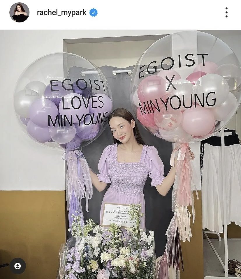 keia__la's tweet photo. 🎈#EGOIST #ParkMinYoung #에고이스트 #박민영

여신 박민영님 소중한 피드인증샷💜
에고이스트에서 모델 박민영님 촬영을위해 
준비해주신 자이언트 버블헬륨풍선입니다🎈

More details &amp; Inquiries &amp; Order ➡️ INSTAGRAM @Kaia__la

#광고촬영 #강남풍선 #연예인서포트 #조공선물 #balloon https://t.co/n5pBdiN7Do