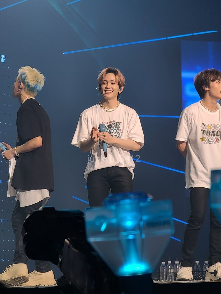 shihofolder's tweet photo. he has the warmest smile https://t.co/AW6Cis5hIe