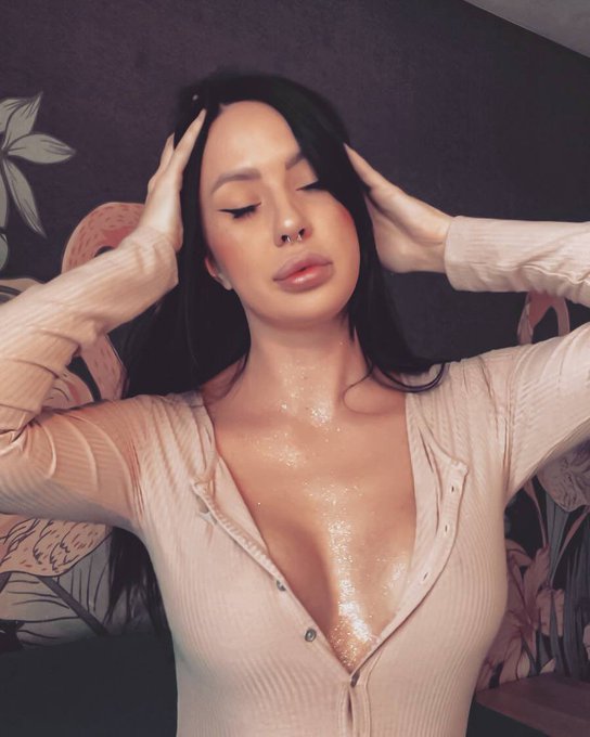 Baby, do you love me? https://t.co/KRurZKs1ON  onlyfans girl newbie custom content sexy sugar https://t