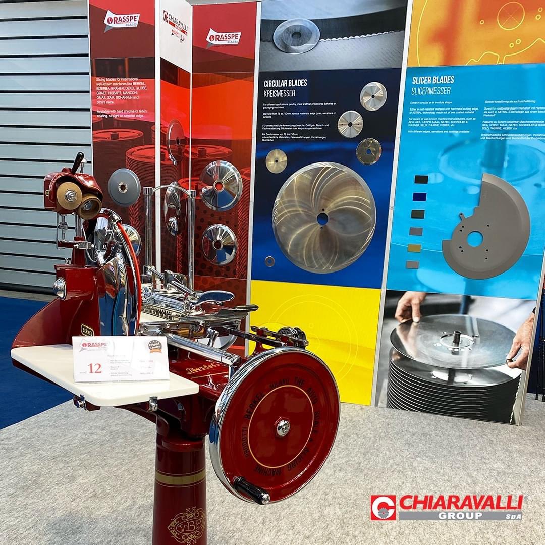 Chiaravalli_Spa's tweet photo. RASSPE Blades on display 💿 ❤️ 🇮🇹

Our 100% #madeinitaly blades for slicing machines are showcasing at @iffa_frankfurt !

Join us at Stand A61 Pav 8!

Italian Heart 🇮🇹 ❤️
Global Machinery 🌏 ⚙️

#iffa2022 #frankfurtmesse #blades #slicingmachines #Rasspeblades #chiaravalligroup https://t.co/NDBIdETdYf