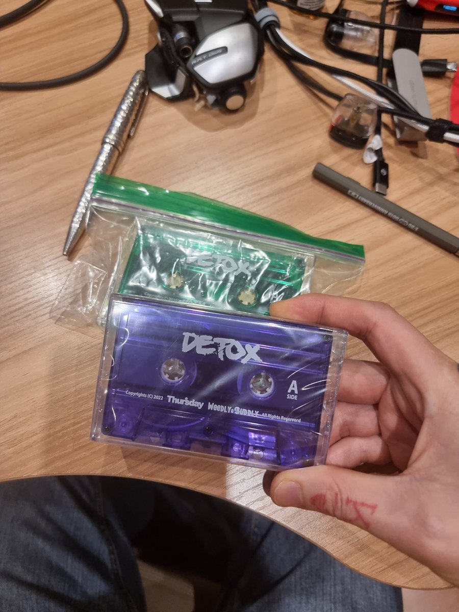 드디어 위들리버들리 홀더들을 위한 선물이 도착~!