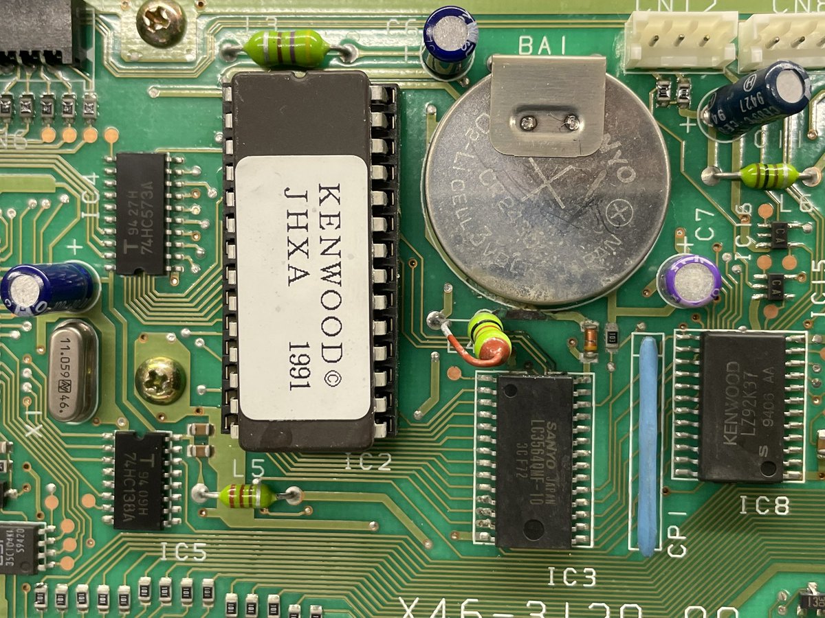 repairfan_com's tweet photo. バックアップ電池が液漏れしてる😵
#TS690 https://t.co/n4DAm4BbUd