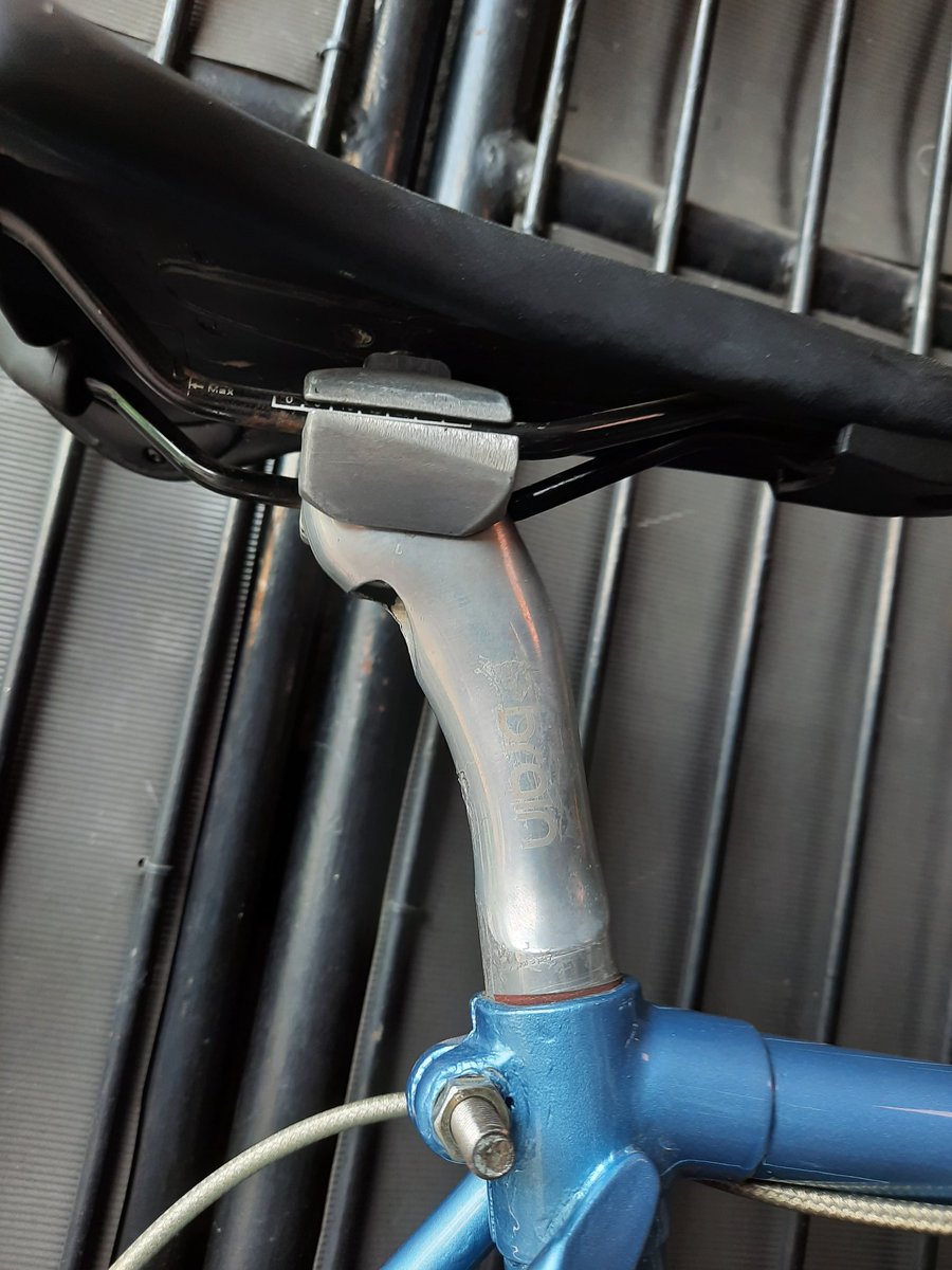 Anticlo26's tweet photo. #fnfjb WTS Seatpost 25.4 Brain Aero
Good condition
200.000 inc ongkir. https://t.co/yZjJ35rn0Y