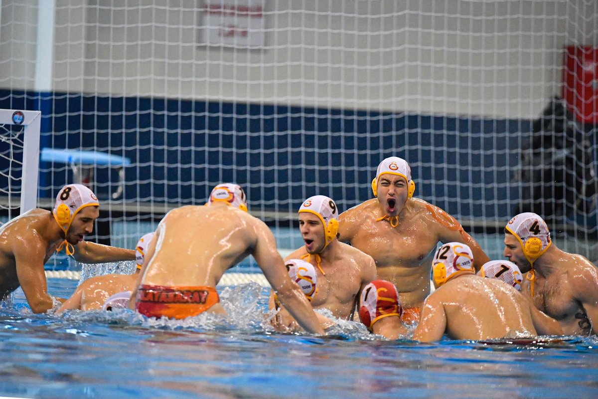 Bugün Tozkoparan Yüzme Havuzu'nda, 13:00'te Galatasaray Sutopu Takımımızın şampiyonluğunu kutlayacağız, müsait olan tüm arkadaşları destek için bekliyoruz...