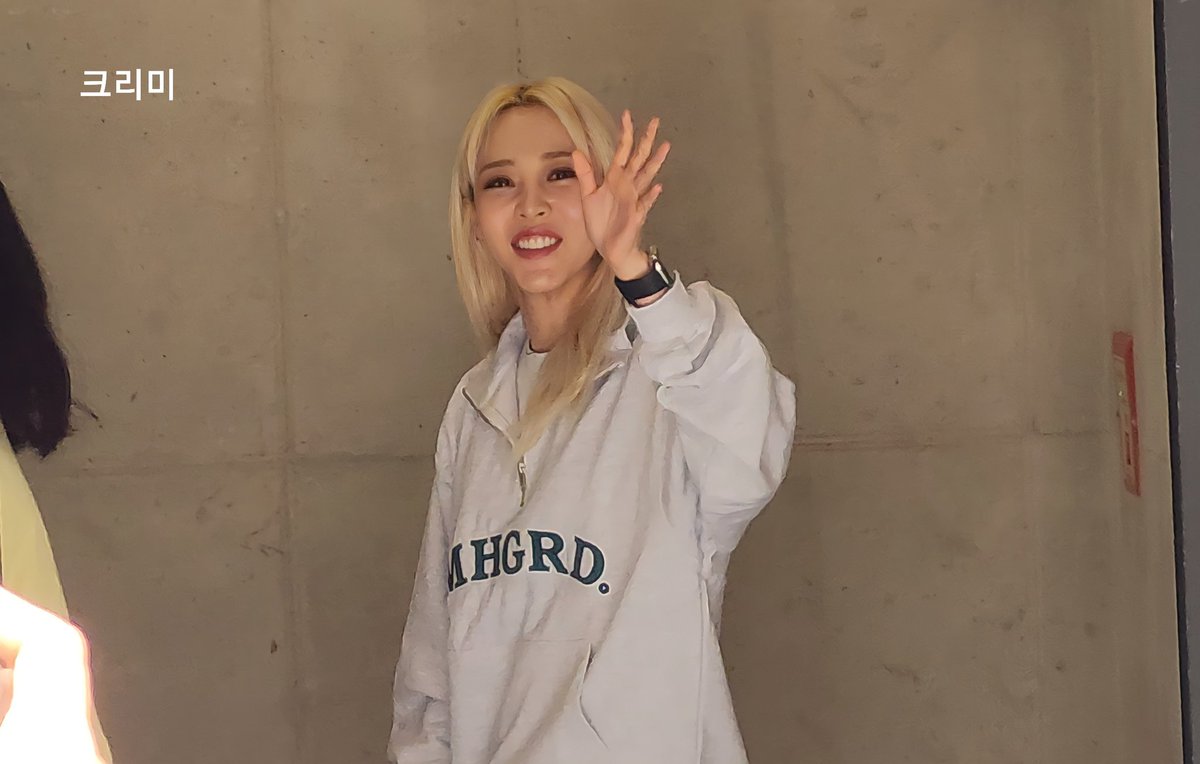 creamy_mmm0619's tweet photo. 220517 문별 프리뷰

항상 좋은것만 보고 듣길바래!!🤟🤟

#문별 #MOONBYUL #마마무 #MAMAMOO https://t.co/Ss0Qx8p79g