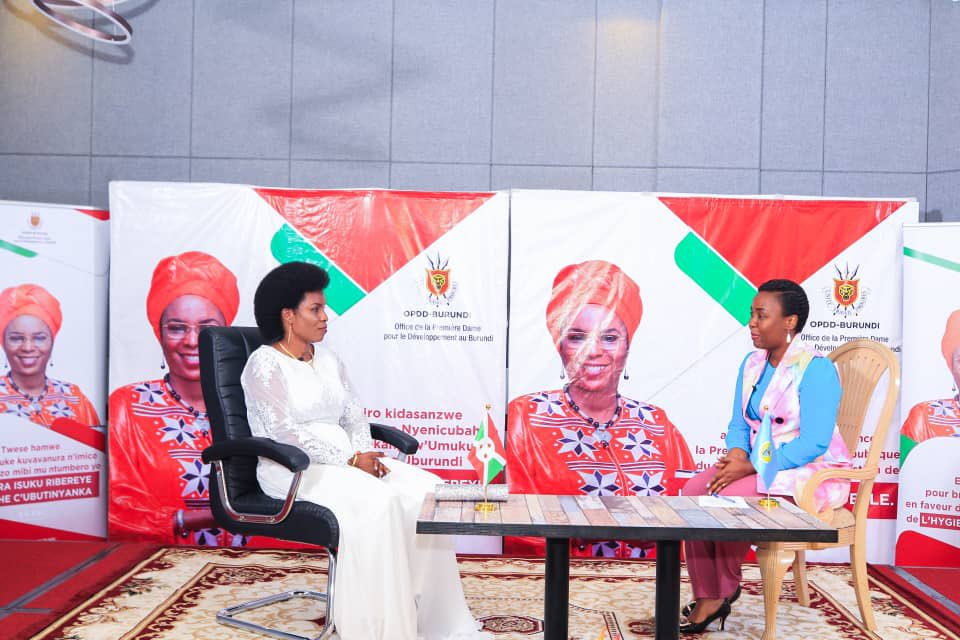 nancymutoni's tweet photo. Je salue l'engagement de SE la Première Dame du #Burundi en faveur de la santé et du développement des femmes. Une excellente émission spéciale a été animée hier à Bujumbura sous le thème "Ensemble pour briser les tabous en faveur de la bonne gestion de l'hygiène menstruelle" https://t.co/G5wfYoqanG
