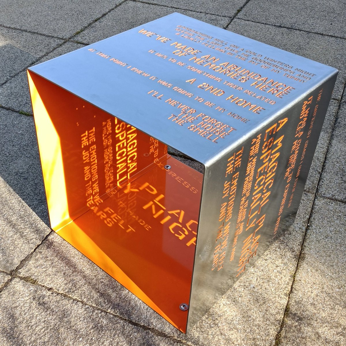 electric_angel's tweet photo. the sun comes out and 'amber' starts doing its thing with the stencil cut text.
new artwork on the former site of boothferry park stadium using stories from supporters and the residents of the estate that now stands in there.
#amber
#publicart
#hullcity
#hull
#stratahomes https://t.co/iOyBoEeTSZ