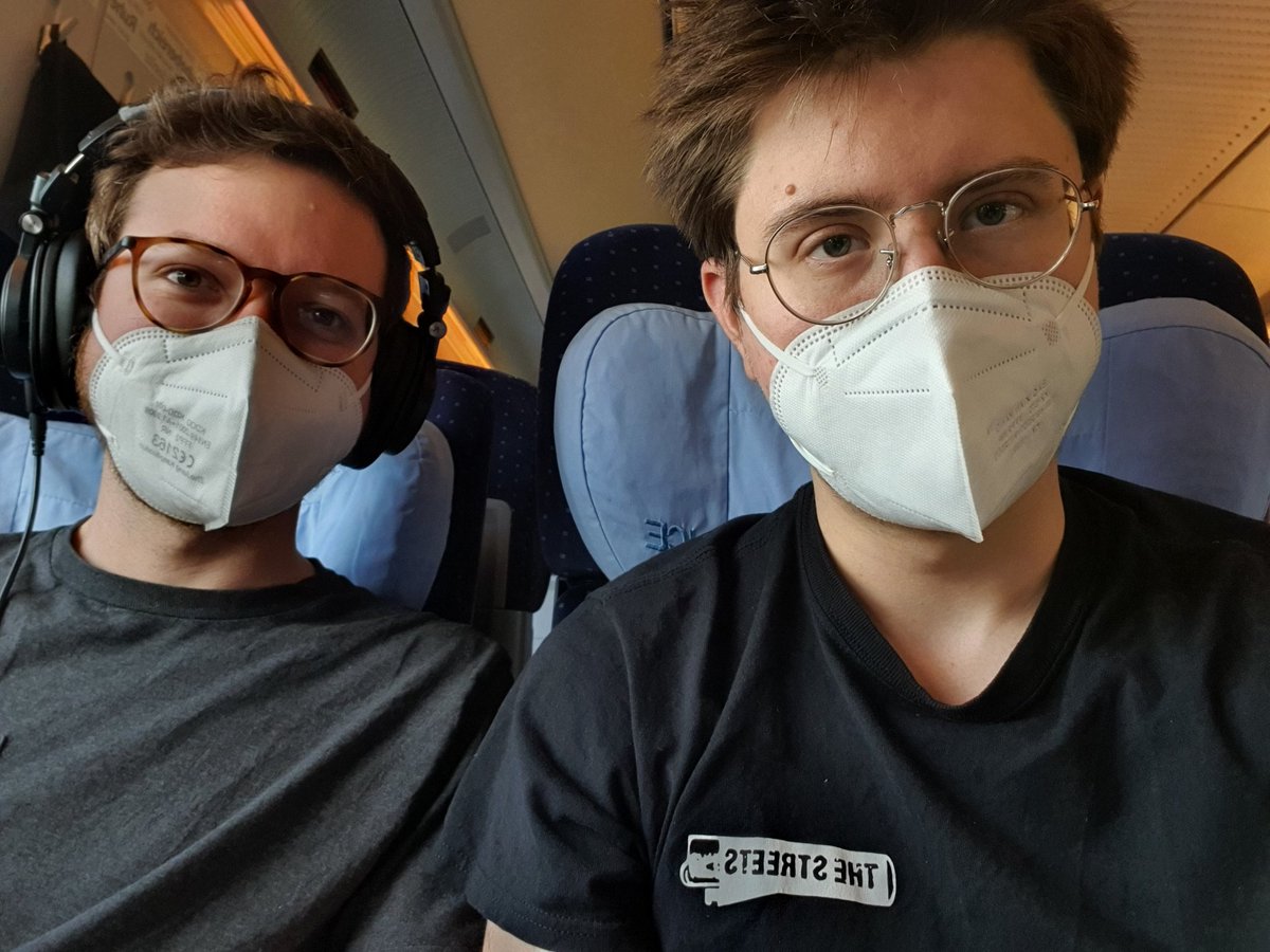 Paul_Klarname's tweet photo. Auf dem Weg zur #OMR22 in #Hamburg. Ich freu mich schon auf die Masterclass von Stefan Hentschel zum Thema "Problem Solving beim Customer Relationship Management am Point of Sale" #FinCo https://t.co/2zZckxTINl