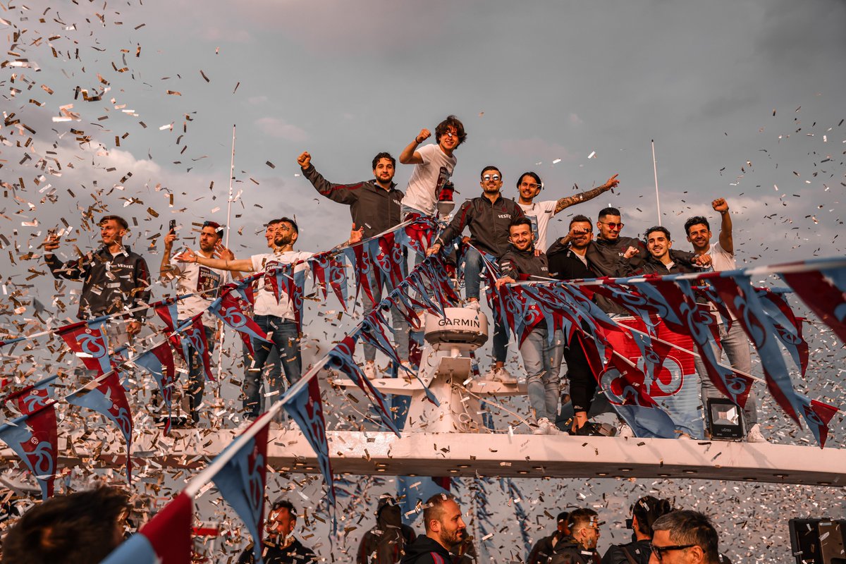 Günaydın Trabzonspor Ailesi! #İnadıylaŞampiyon 🏆