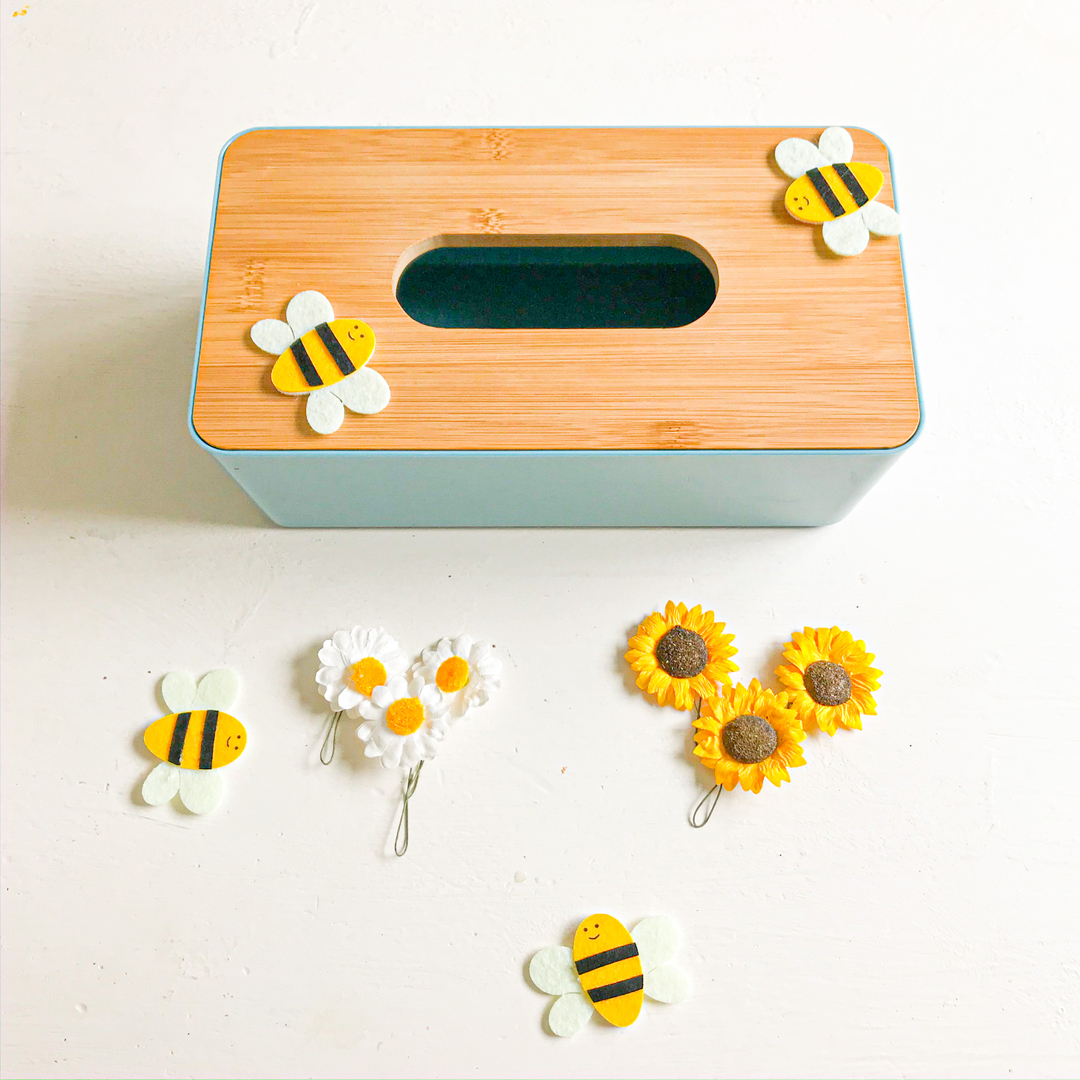 resolvetoplay's tweet photo. Babies LOVE posting and this bee themed posting activity is such an easy way to build a whole host of skills: object permanence, fine motor skills, hand-eye coordination, language and communication - loads!
#savethebees #worldbeeday #resolvetoplay https://t.co/wG74y0VFWG