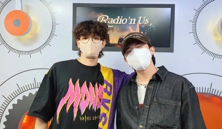 ximon_official's tweet photo. [📸] Radio'n us wtih Kim Samuel and Moonz 🌙 https://t.co/bPuiHl2AVv