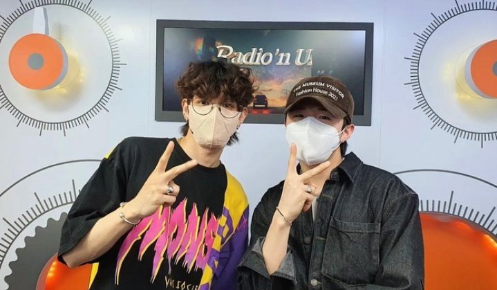 ximon_official's tweet photo. [📸] Radio'n us wtih Kim Samuel and Moonz 🌙 https://t.co/bPuiHl2AVv