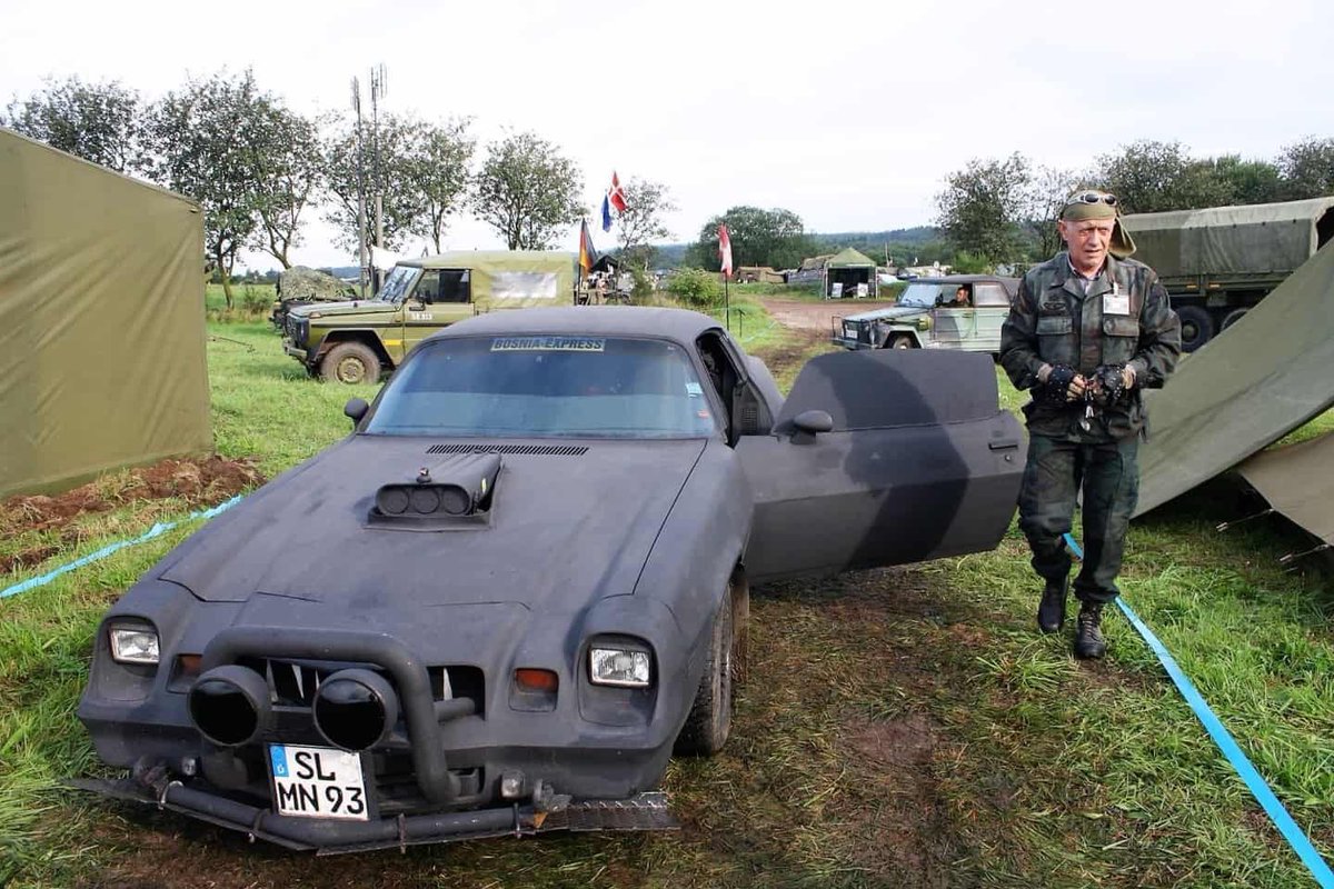 - God’s Rambo and his Ghost Camaro 🧵-

Helge Meyer was a former Danish Special Forces soldier and had learned Guerrilla warfare training with the US Green Berets. Along with his excellent military training he was a deeply religious man 

#Svagaiature #History  (1/10)