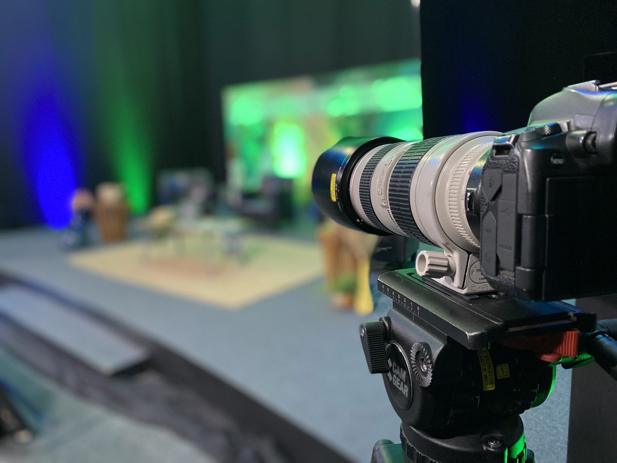 NationConverse's tweet photo. Follow #NationinConversation live at 09:00 when we delve deeper into the state of the world economy. The discussion is led by @sakegesprek and will be live streamed on Facebook, YouTube & NiCโs website. #Nampo2022 @Bayer4Crops @engenpetroleum @GrainSA @JohnDeere @Nedbank @SENWES https://t.co/FFHlyS8b9a