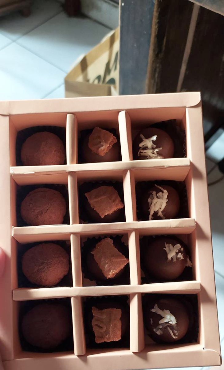 fllcldnprm's tweet photo. @Askrlfess coba beliin coklat ini nder, kmrn aku beliin ini doi suka pol, by chocaloca https://t.co/UCMYb4GO0S