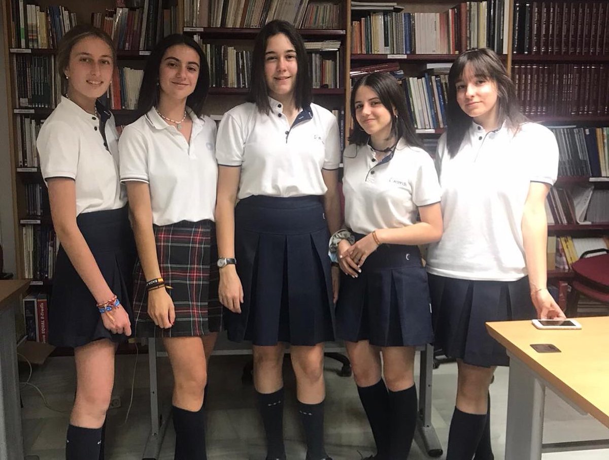 CTomillar's tweet image. Los alumnos, no solo se presentan a los exámenes de inglés de Cambridge, sino también pueden realizar los de portugués CAPLE. Optan a las certificaciones de los niveles B1, B2 y C1 del Marco Europeo de la Lengua. #portugués #CAPLE #de0a18años #tucolegioenbadajoz #trilingües