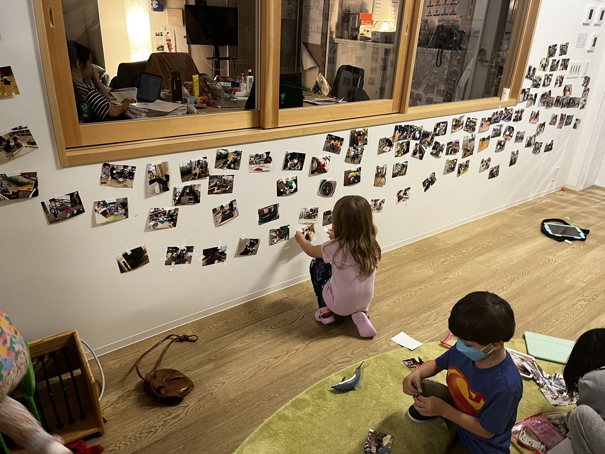 YIS_ELC's tweet photo. Preparing for our upcoming Inquiry Exhibition “This is a great idea because it shows our mummy what we did when she couldn’t come to ELC.” #yislearning #sharinglearning #earlyyears #pyp https://t.co/orQFSgm4pm
