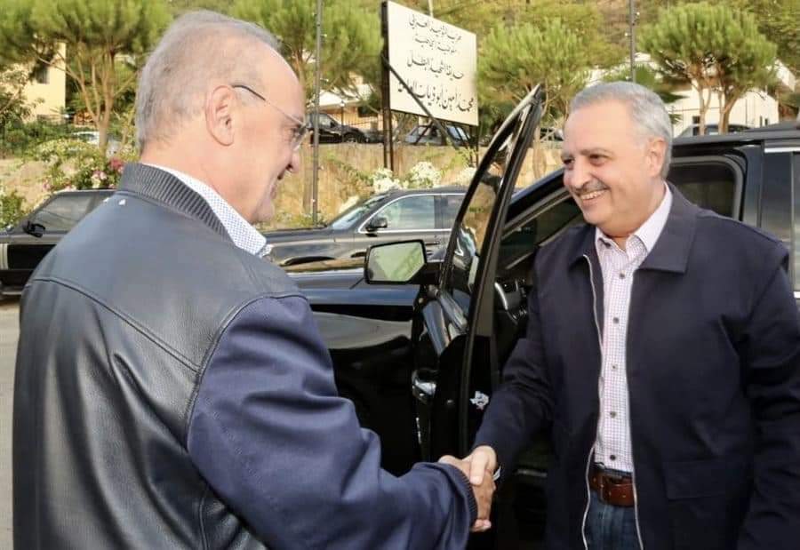 Lebanese0088's tweet photo. منطلع من طريق طرابلس
مناخد فيصل و منكمّل على دمشق https://t.co/3hHKhTMnzp